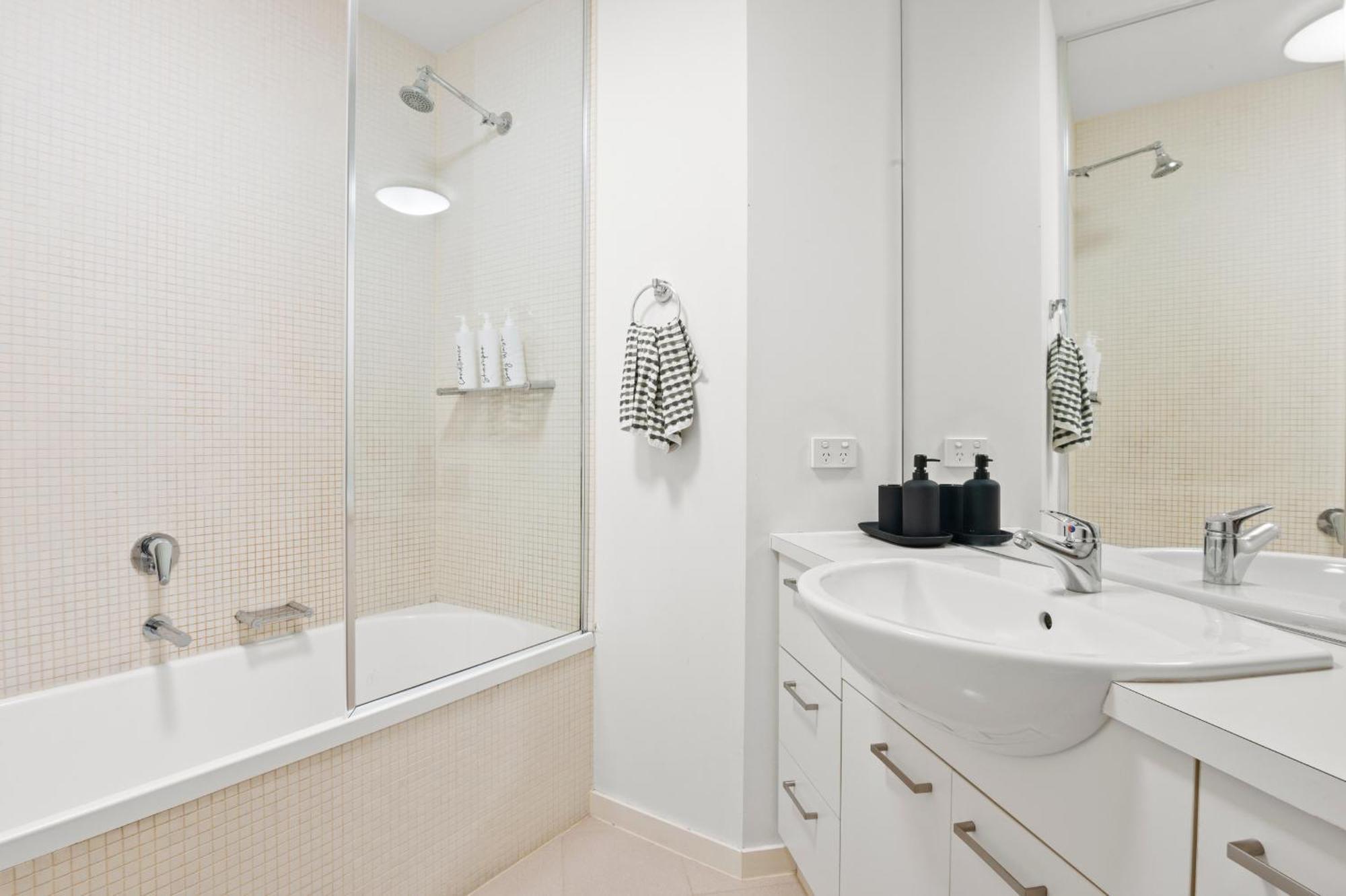 Sea View, Gym & Pool, 2 Bedrooms 2 Bathrooms Мельбурн Екстер'єр фото